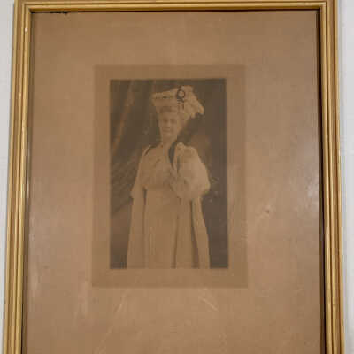 Photo of unknown Lady