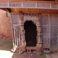 Door posts - Image 2