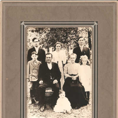 Photo, Attwell Family, 1911