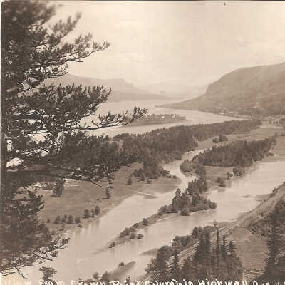 Postcard, Columbia River from Crown Point