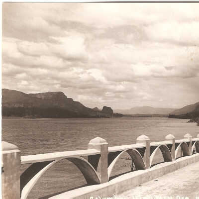 Postcard, Columbia River Highway, Beacon Rock