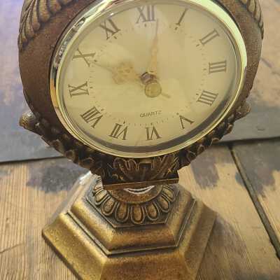 Gold Clock Quartz