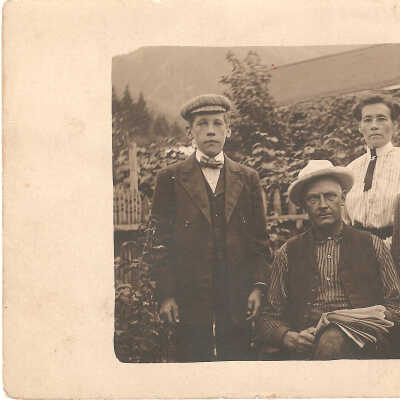 Postcard, Family