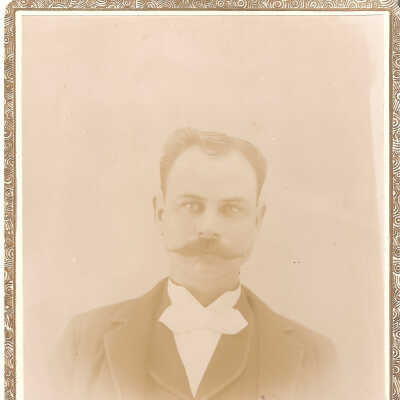 Photo, Male Individual