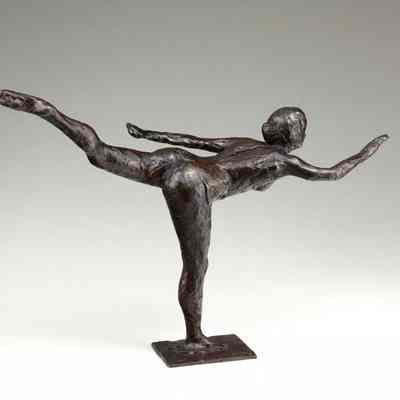 Arabesque Ouverte sur la Jambe Droite, Bras Gauche dans la Ligne (Arabesque over the Right Leg; Left Arm in Line)