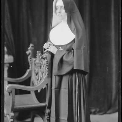 Nun