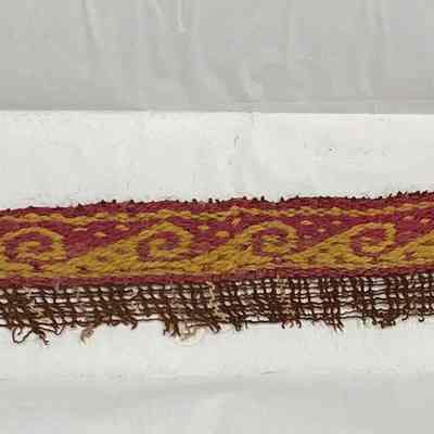 Border with wave motif