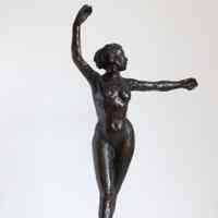 Préparation à la Danse, le Pied Droit en Avant (Dancer Ready to Dance, Right Foot Forward)