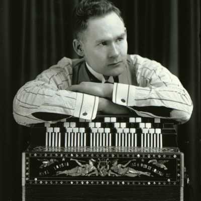 Accordion Player