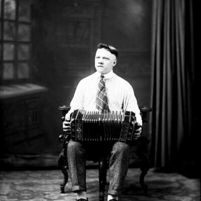 Concertina Player