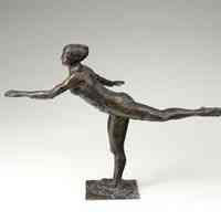 Arabesque Ouverte sur la Jambe Droite; Le Bras Gauche en Avant (Arabesque over the Right Leg; Left Arm in Front)