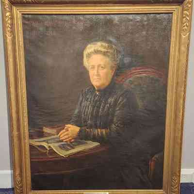 Women’s portraits/University Hall folder image