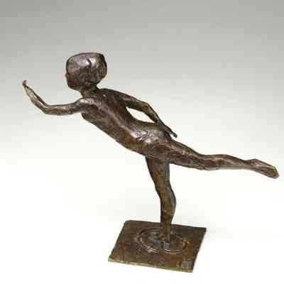 Arabesque Ouverte sur la Jambe Droite, le Bras Gauche en Avant (Arabesque over the Right Leg, Left Arm in Front)