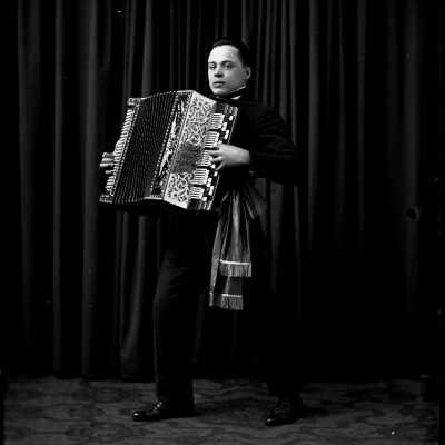 Accordian Player