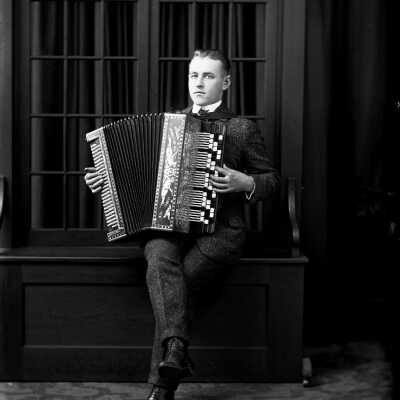 Accordian Player