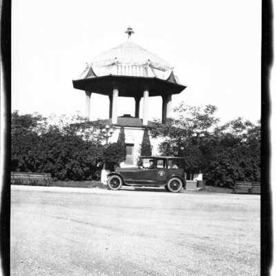 Automobile