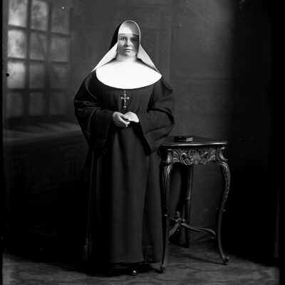 Nun