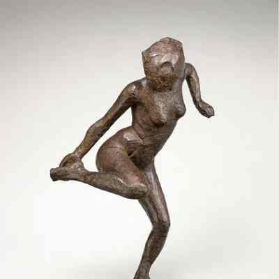 Danseuse Regardant la Plante de Son Pied Droit (Dancer Looking at the Sole of Her Right Foot)