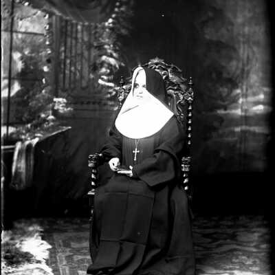 Nun