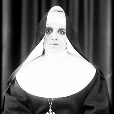 Nun