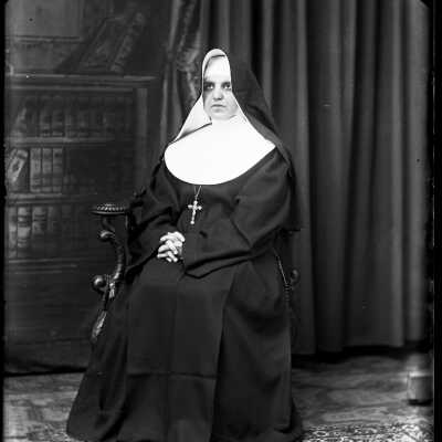 Nun