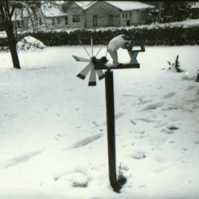 Lawn ornament windmill