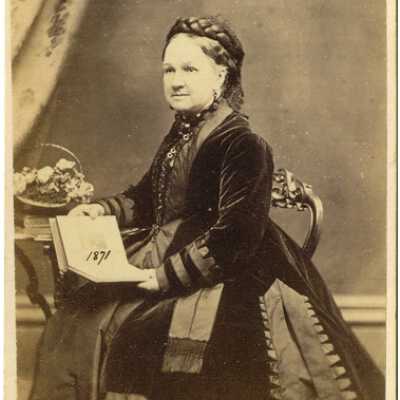 Louisa Hunter (née Hill)