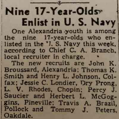 Nine 17-Year-Olds Enlist in U.S. Navy