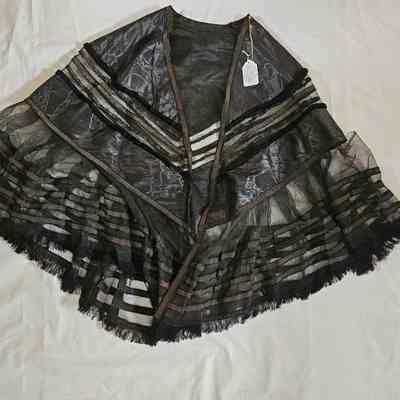 Black Capelet