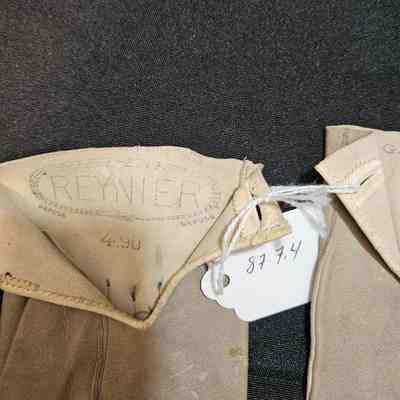 Inside right glove