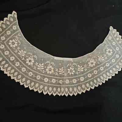 White Embroidered Collar