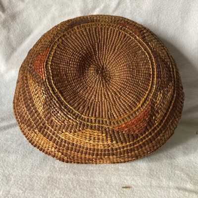 Shallow Bowl-shaped Basket