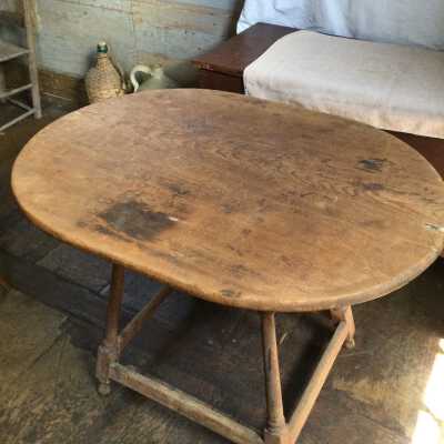 Oval Single Board Tavern Table