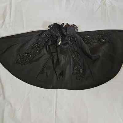 Black Capelet