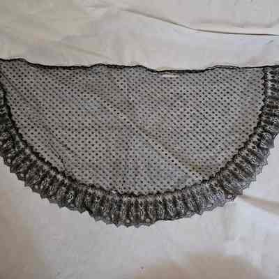 Large Black Lace Collar