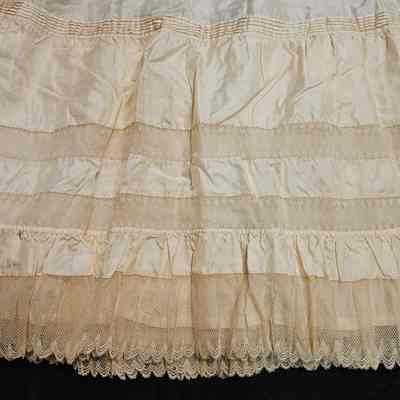 Bottom of petticoat