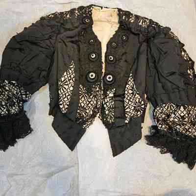 Black and Cream Bodice