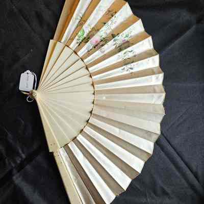 Women's Fan