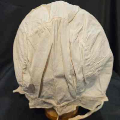 Back view with adjustable string