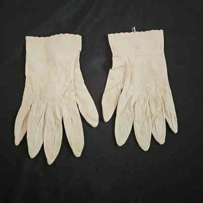 White Women's Gloves