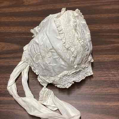 Child’s Bonnet