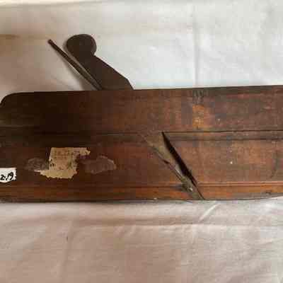 Molding plane with its fence