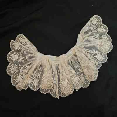 White Sunburst Collar