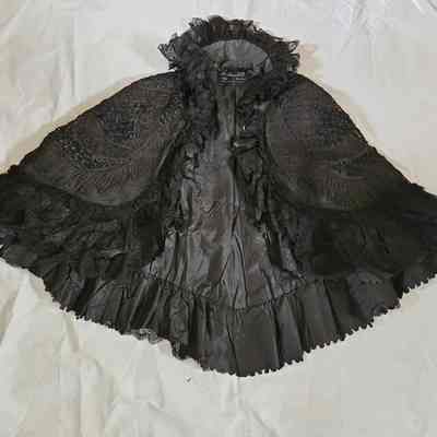 Black Capelet