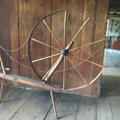 Walking Spinning Wheel