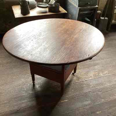 Hutch Table
