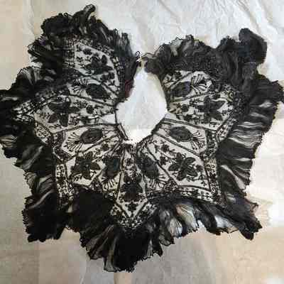 Mourning Collar
