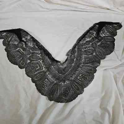 Black Lace Collar