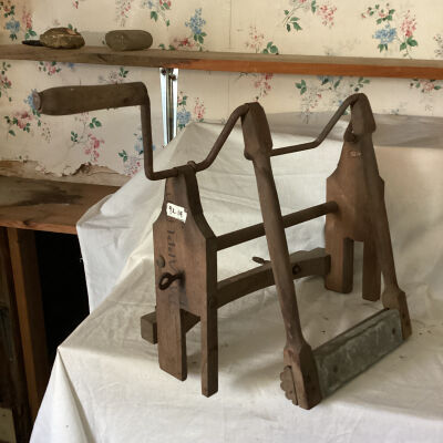 Wooden Washing Device