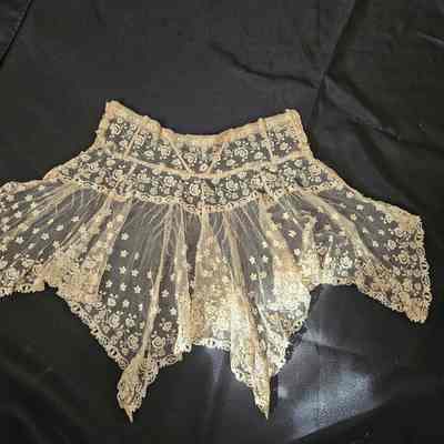 Long Lace Collar